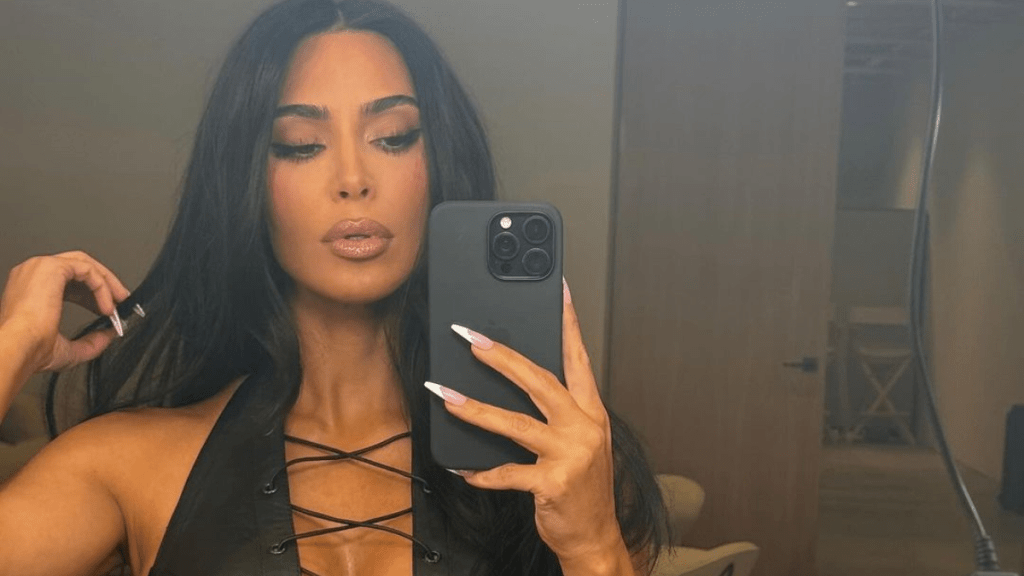 Kim Kardashian sculpting beauty tool makeup